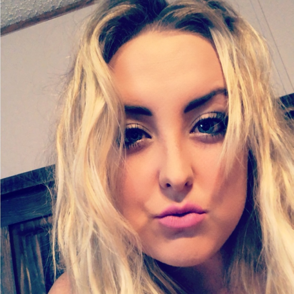 ❤️ Meet your Posher, Tara